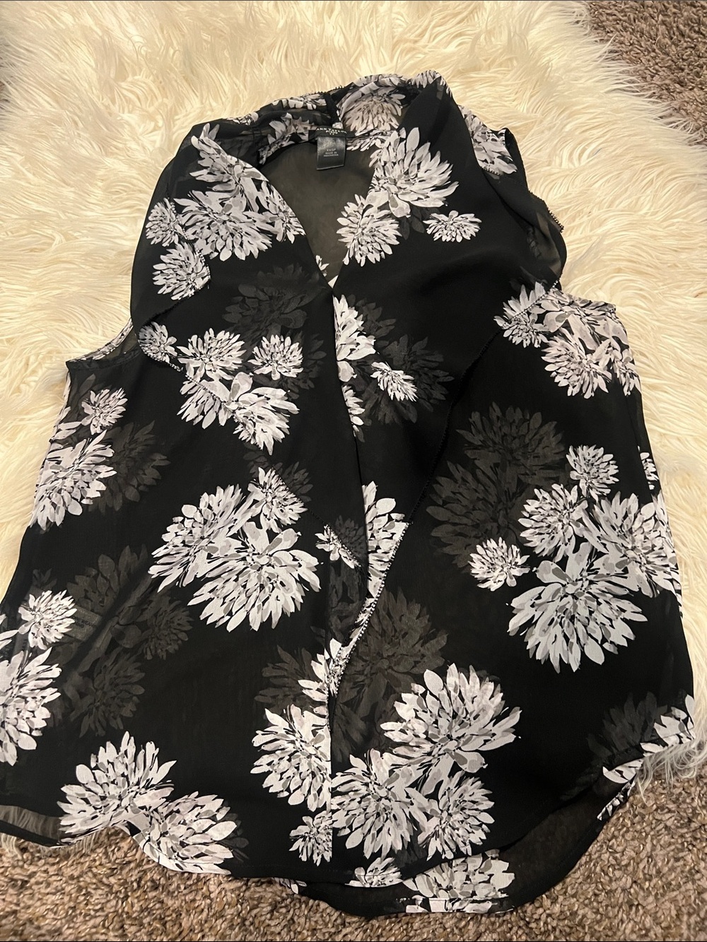 Ann Taylor Black Floral Sleeveless Tank Top
